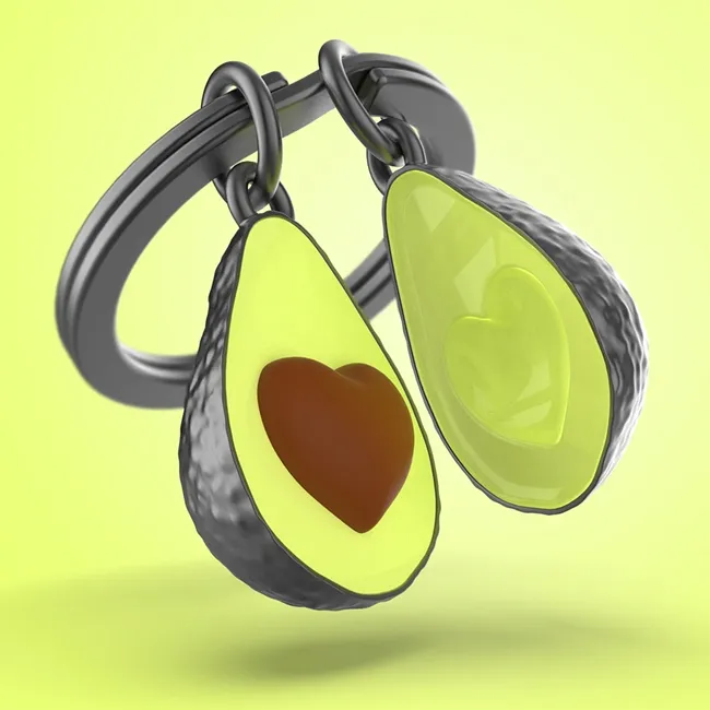 [MTM337-01] Metalmorphose - Sleutelhangertje met groene avocado en hartvormige pit